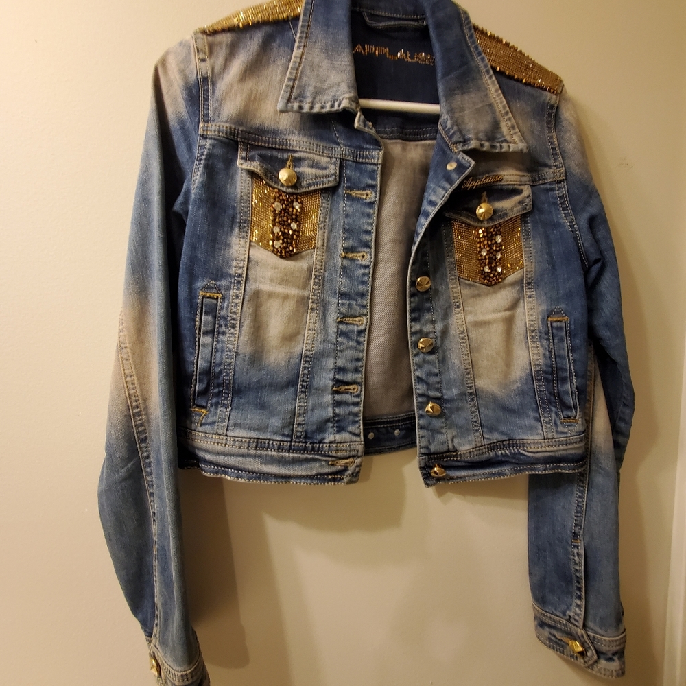 clothes - Picture 11 of 16